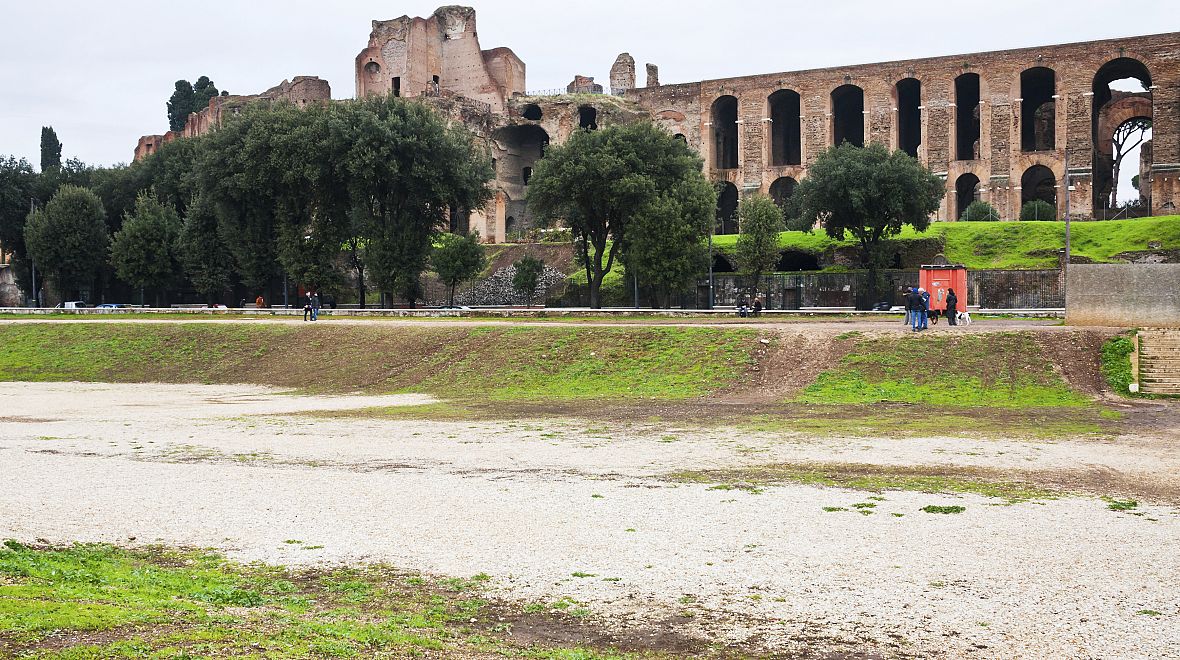 Nejlepší výhled na Circo Massimo se naskýtá z císařských paláců na Palatinu