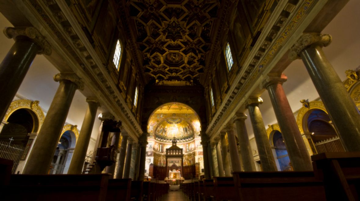 Interiér kostela Santa Maria in Trastevere