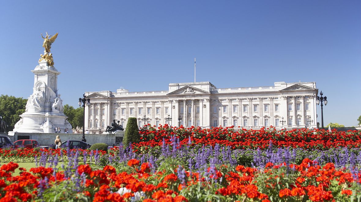Jaro u Buckinghamského paláce
