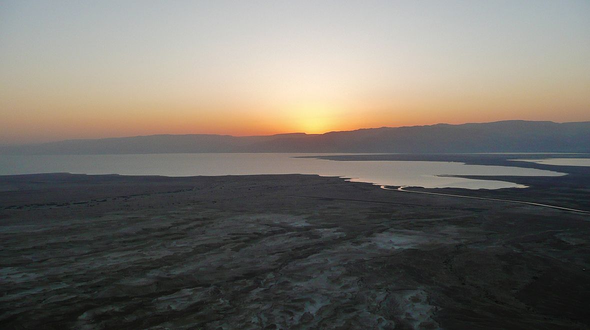 Východ slunce na Masadě