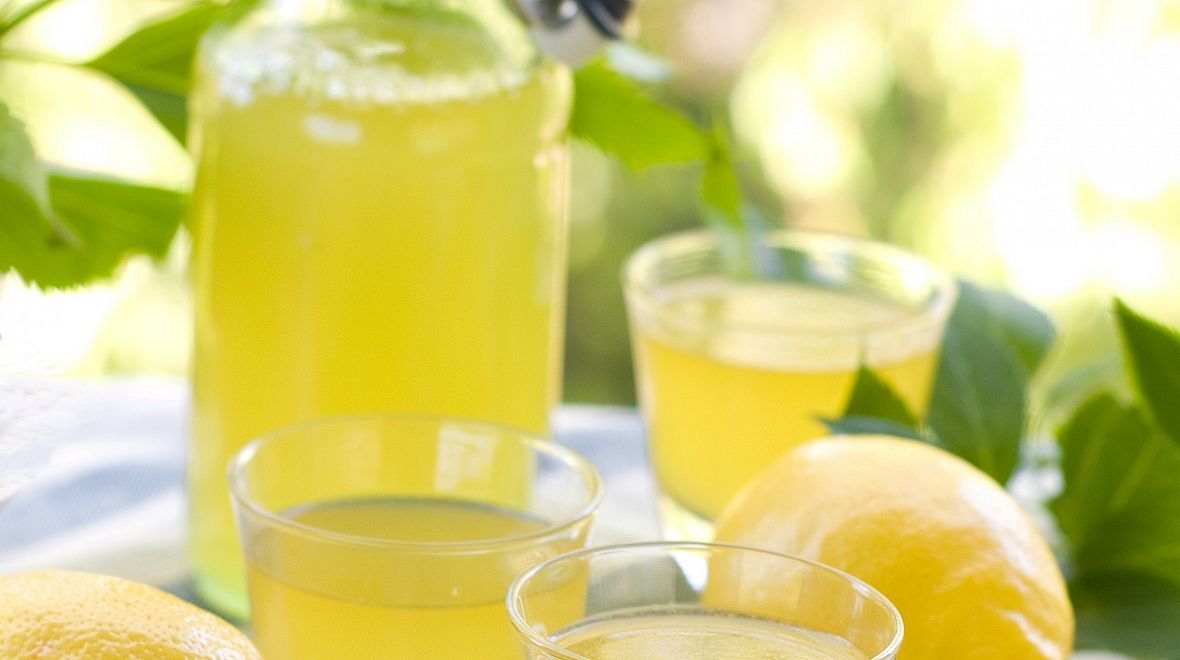 Limoncello - tradiční citronový likér z jihu Itálie