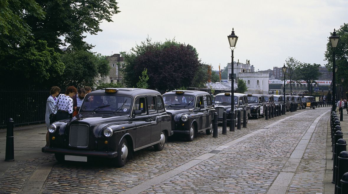 I londýnští taxikáři skládají zkoušky, kde se ověřuje jejich znalost ulic a tras