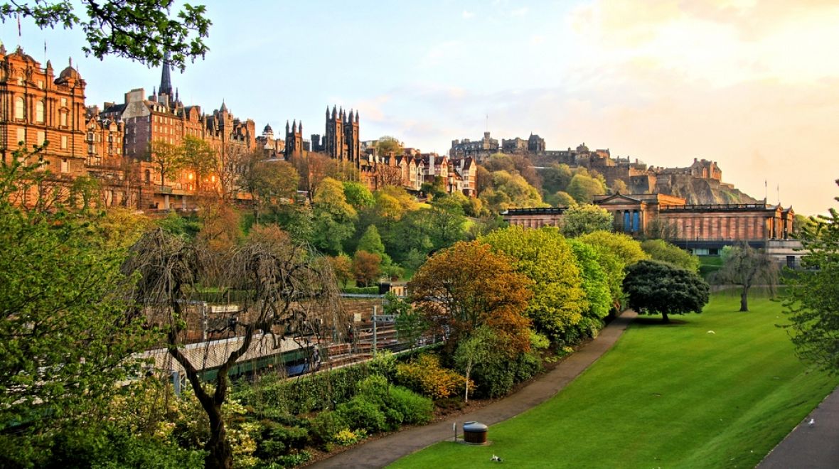 Přijeďte do Edinburghu načerpat energii a užít si město i přírodu 