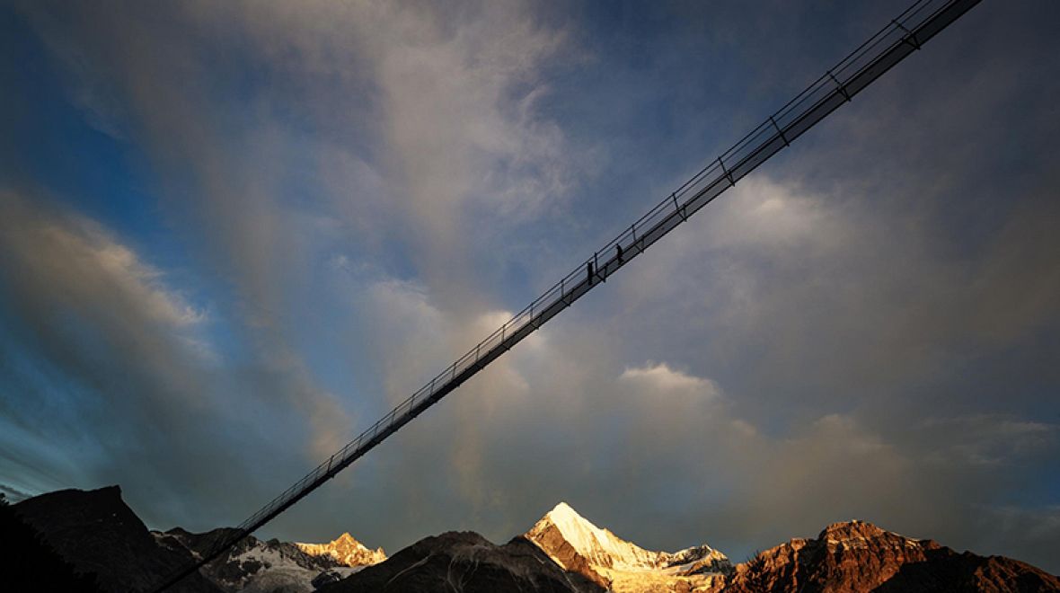 Most poskytuje o jeden důvod navíc odjet z města ven a užívat si švýcarské přírody