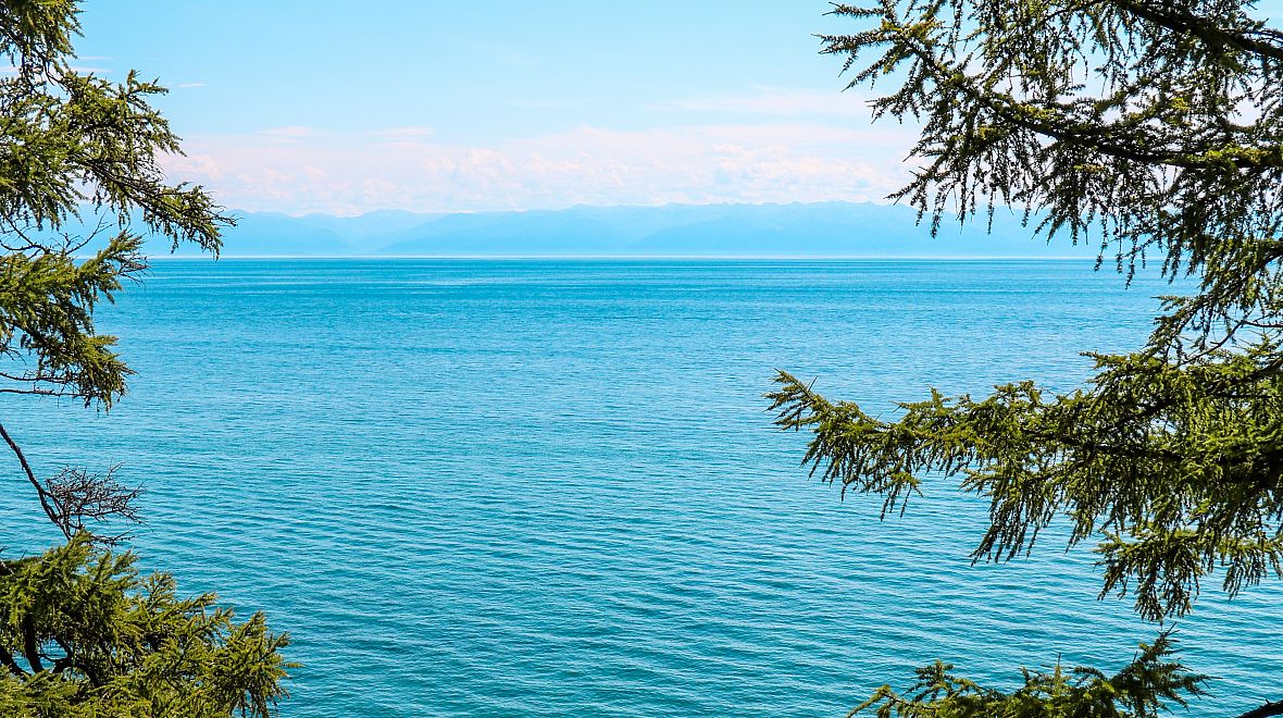 Výhled na jezero z Listvjanky
