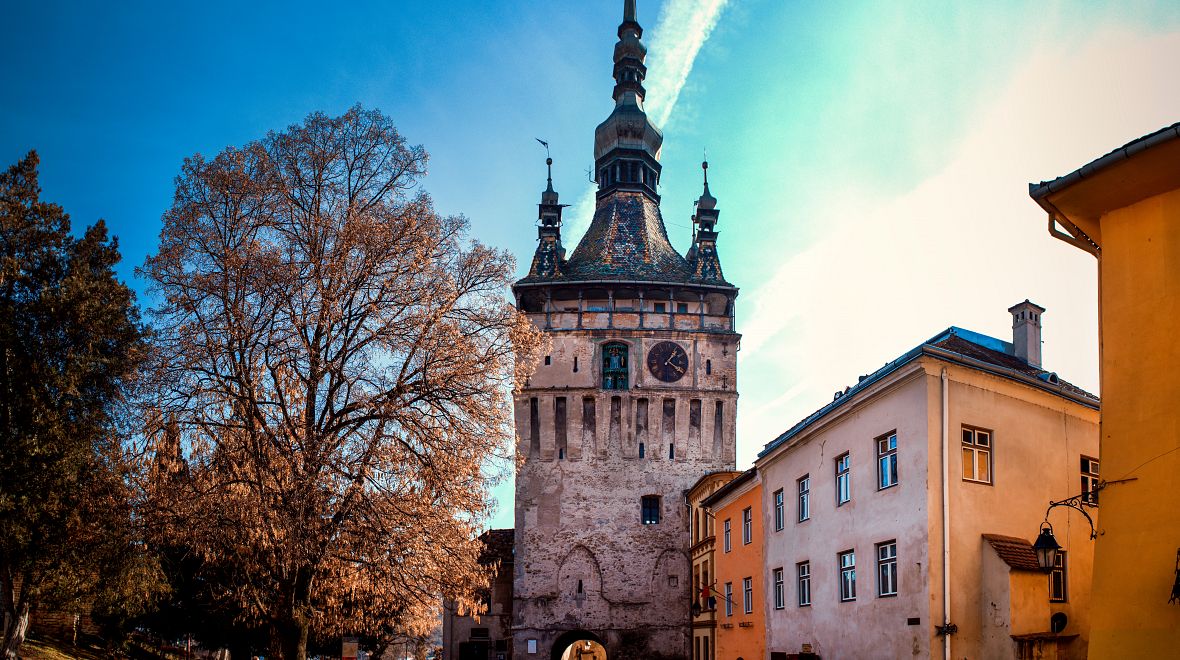 Hodinová věž a rodný dům Vlada Draculy