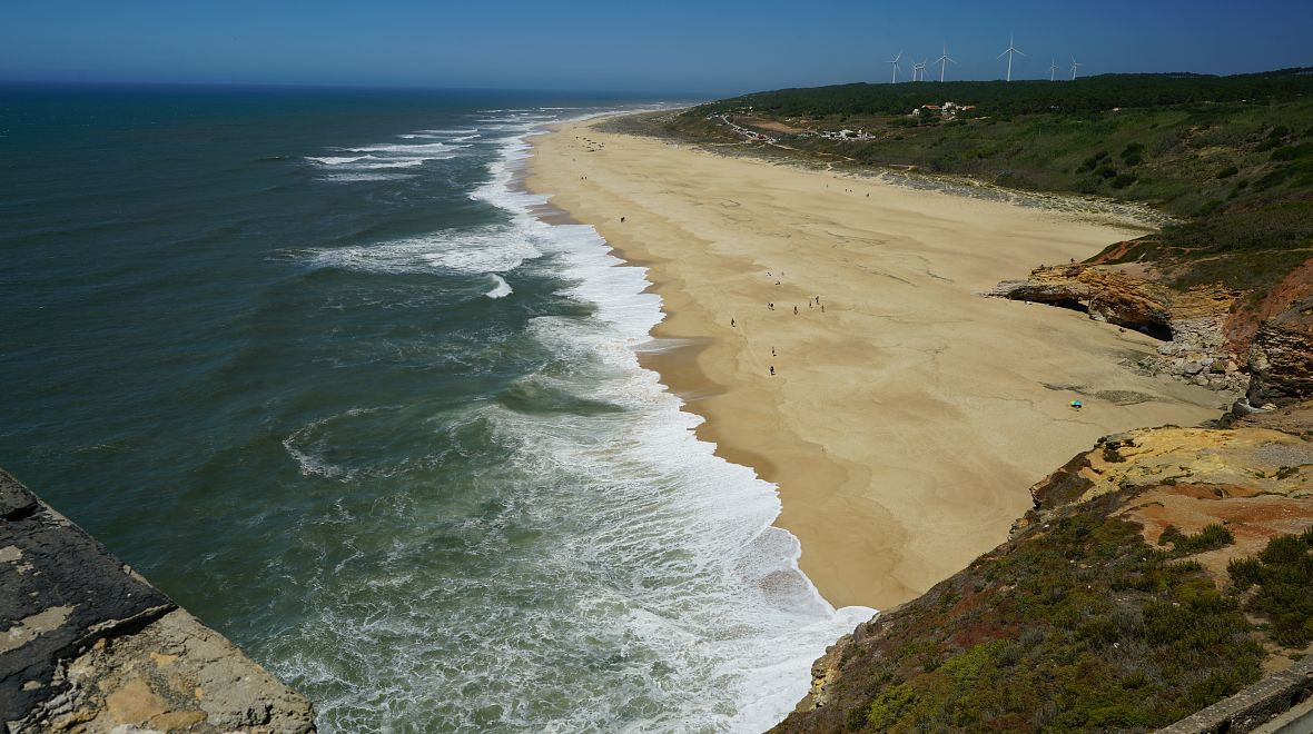 Poklidna Praia do Norte v Nazare