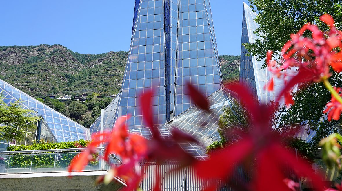 Lázně Caldea určitě nepřehlédnete