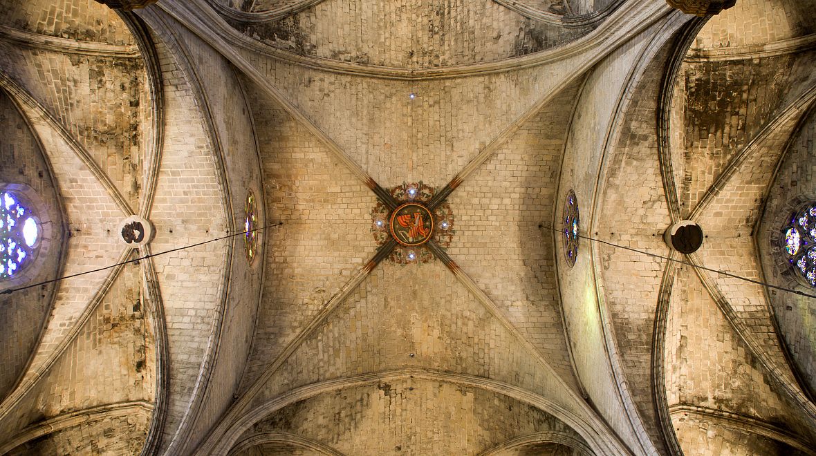 Pískovec má specifické vlastnosti, jako je pevnost a snadná opracovatelnost