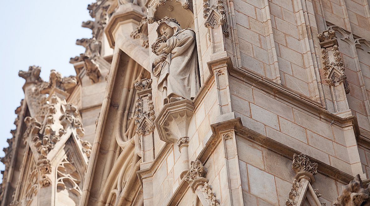 Pískovec dodává katedrále její charakteristickou teplou barvu