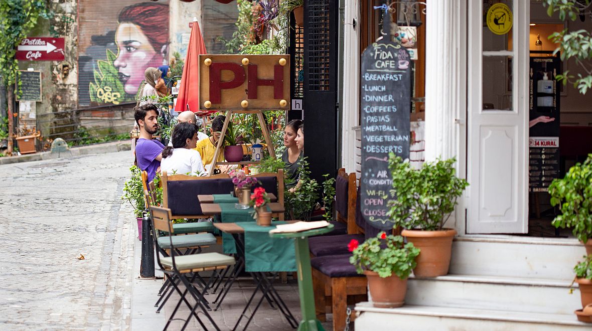 První kavárny vznikaly v Egyptě