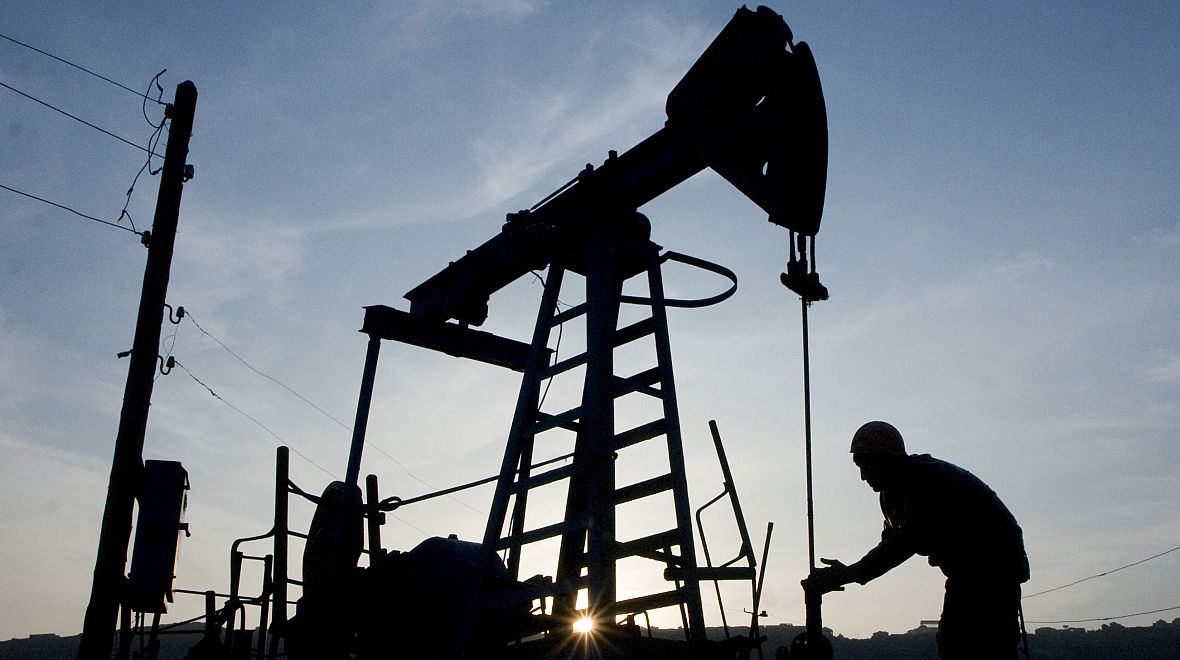 Země drží první místo v ropných rafinériích na světě