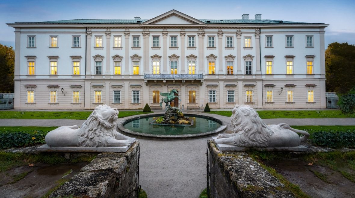 Palác se přejmenoval z Altenau na Mirabell