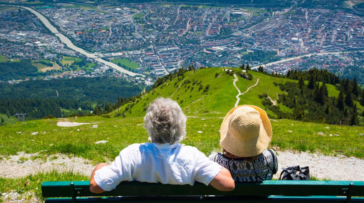 Užijte si výhledy do údolí, kde se rozprostírá samotné město