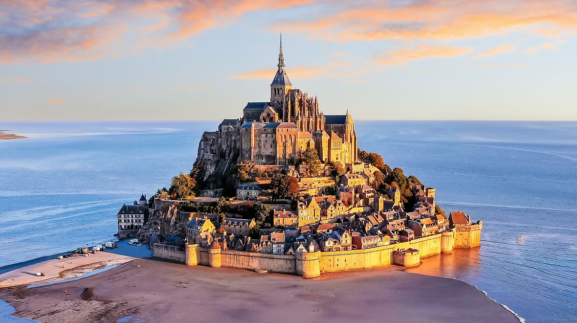 Západ slunce nad opatstvím je úchvatná podívaná