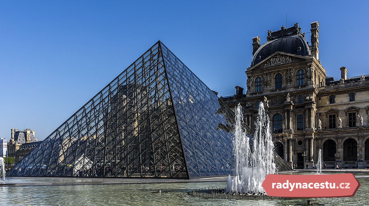 K nejznámějším a nejoblíbenějším muzeím patří Louvre