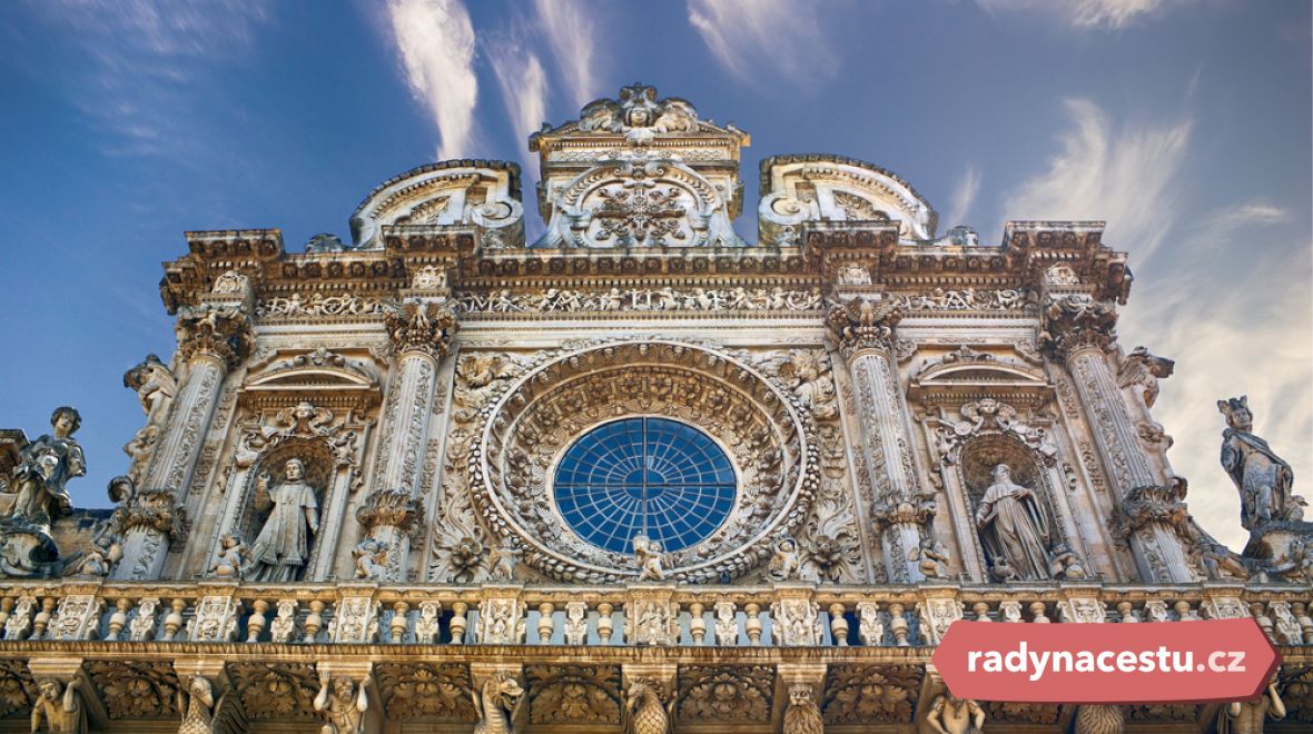 Bazilika svatého kříže je nejzářivějším příkladem „lecceského baroka”