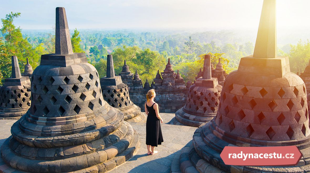Borobudur a jeho okolí láká cestovatele z celého světa
