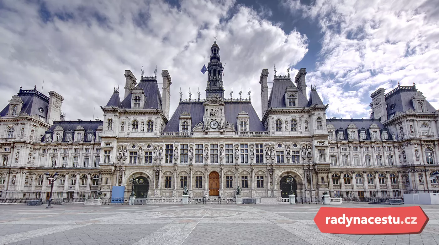 Slavit se bude před L'Hôtel de Ville