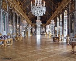 Zrcadlová síň ve Versailles