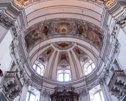 Navštivte honosné interiéry kostelů