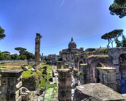 Impozantní Forum Romanum
