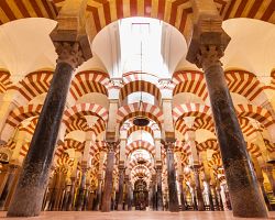 Skvostné interiéry Velké mešity v Córdobě