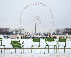 I v zimě můžete v Tuilerijských zahradách odpočívat a užívat si výhled Náměstí svornosti