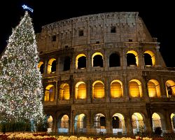 Vánoční strom před římským Koloseem