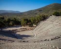 Nejzachovalejší starověké divadlo na světě leží v Epidauru