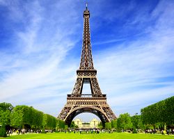Eiffelova věž a Martova pole
