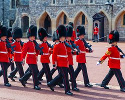 Královská garda hradu Windsor při střídání stráží