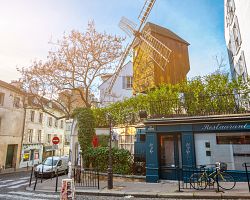 Moulin de la Galette – jediný funkční mlýn v Paříži na Montmartru
