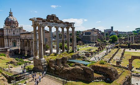 Věčné nestárnoucí Forum Romanum