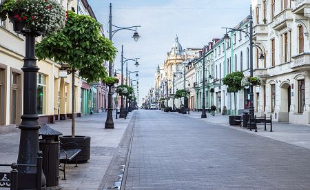 Čtyři kilometry dlouhá ulice Piotrkowska v Lodži