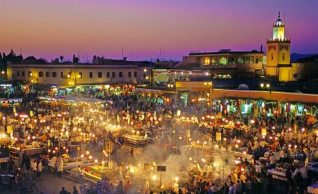 Noční trhy na náměstí Jamaa al Fna