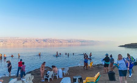 Koupání v Mrtvém moři je nezapomenutelný zážitek