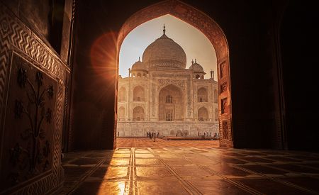 Magický Tádž Mahal za úsvitu