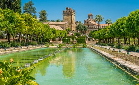 Nádherný palác Alcazar se zahradami v Cordóbě
