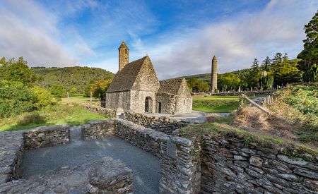 Ruiny kláštera v údolí Glendalough