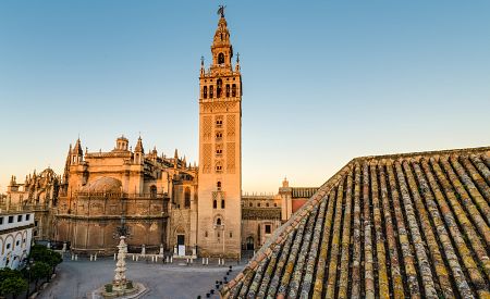 Giralda – zvonice katedrály Panny Marie v Seville