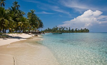 Poslední chvíle odpočinku na pláži panamských ostrovů