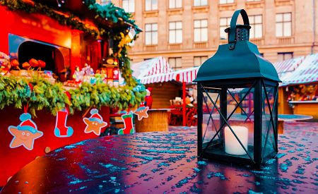 Vánoční dekorace s trhy v Rize