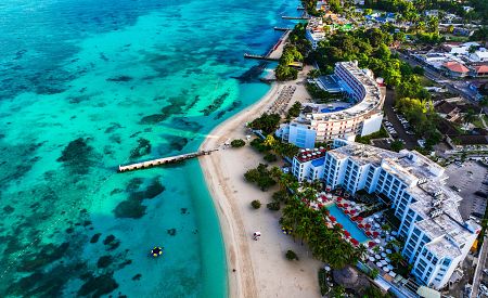 Krásná pláž u města Montego Bay