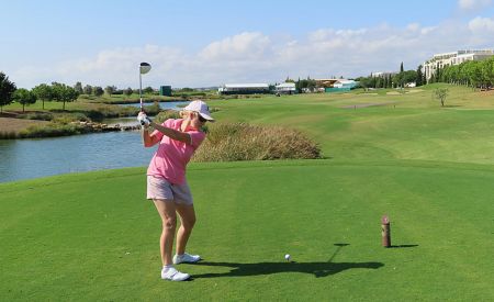 Zahrajte si jamku na vyhlášených portugalských hřištích!