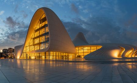 Heydar Aliyev Center – architektonický zázrak od Zahy Hadid v Baku