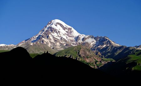 Pohled na ikonickou gruzínskou horu Kazbek