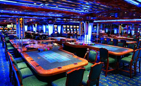 Luxusní kasino na palubě Costa Fortuna