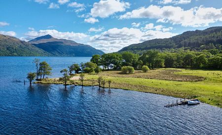 Největší skotské jezero Loch Lomond