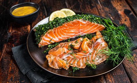 Marinovaný losos Gravlax – jedna z nejznámějších a nejvyhledávanějších švédských specialit. Vyzkoušejte!